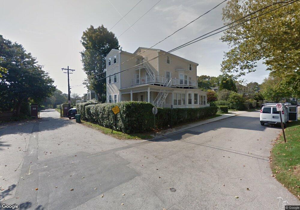 26 Cliff Ave unit 3, Newport, RI 02840 - photo 1