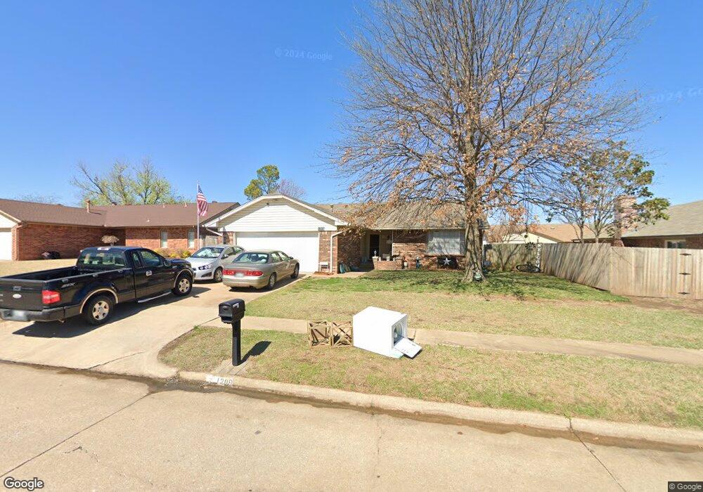 1209 NE 4th St, Moore, OK 73160 - photo 1