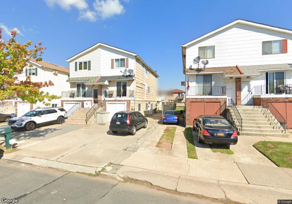 255 Regis Dr, Staten Island, NY 10314 - photo 1