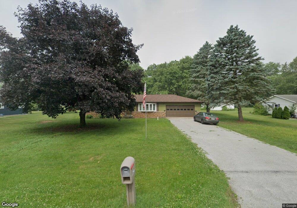 7462 N Meadow Ln, New Carlisle, IN 46552 - photo 1