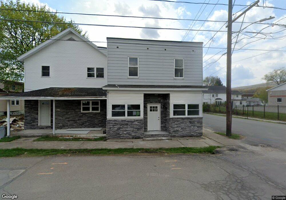 121 Bacon St, Jermyn, PA 18433 - photo 1