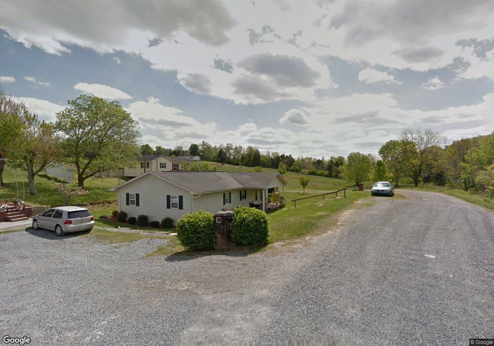 831 Clairmont Rd, Johnson City, TN 37601 - photo 1