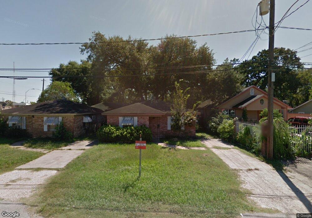 1422 De Boll St, Houston, TX 77022 - photo 1