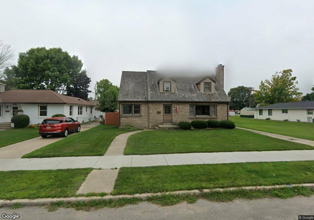 2013 17th Ave, Menominee, MI 49858 - photo 1