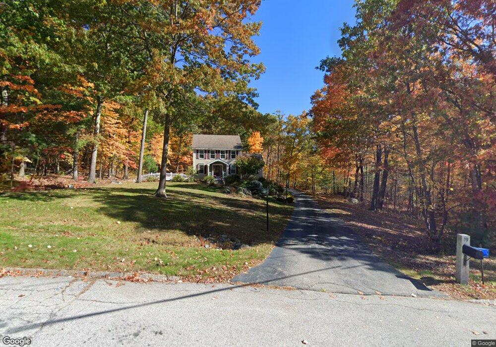 19 Fieldstone Dr, Hooksett, NH 03106 - photo 1