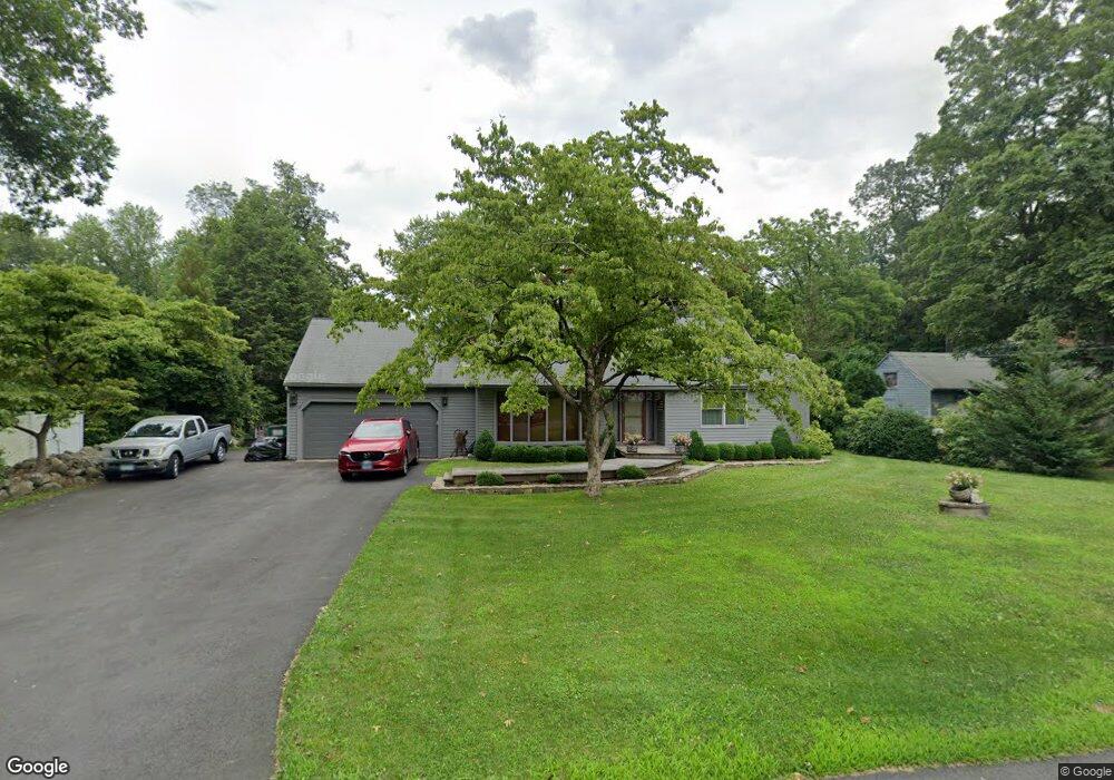 9 Iris Ln, Redding, CT 06896 - photo 1