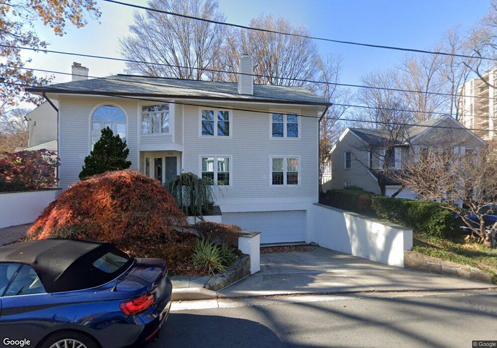 7500 Lynn Dr, Chevy Chase, MD 20815 - photo 1