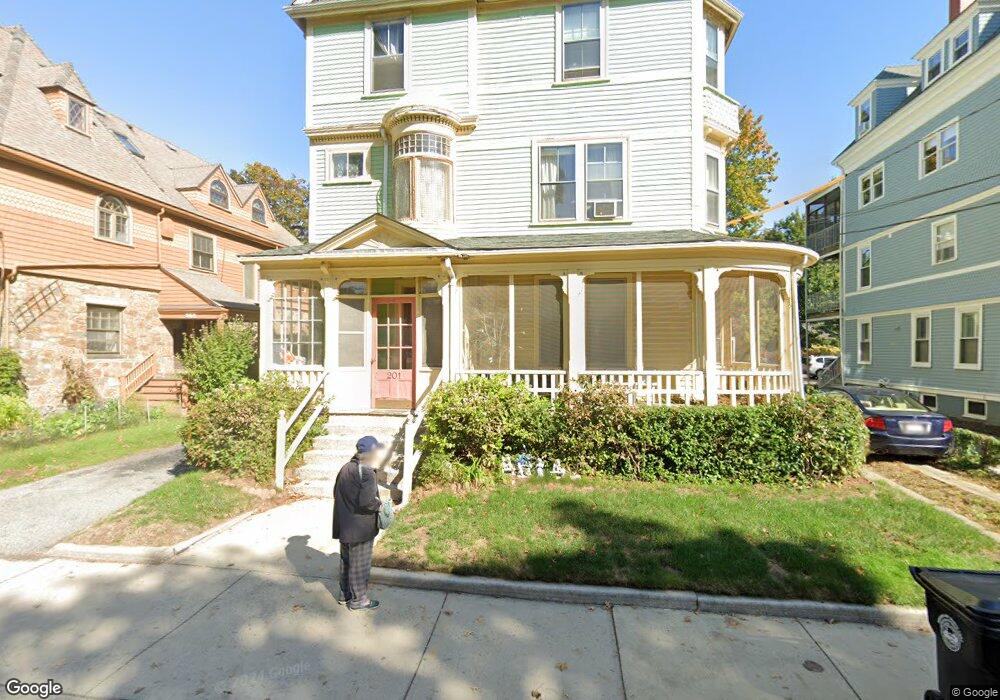 201 Davis Ave, Brookline, MA 02445 - photo 1