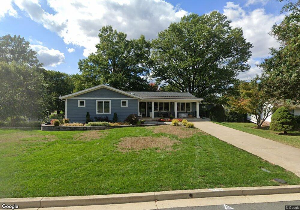 2104 Grayson Place, Falls Church, VA 22043 - photo 1