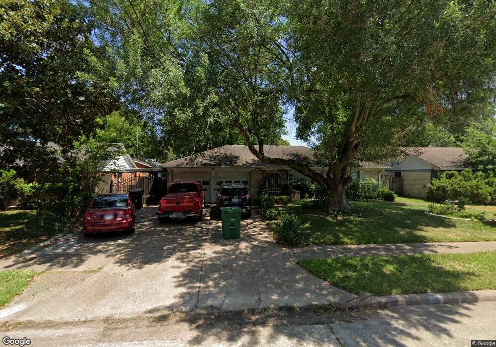 1122 Rainy River Dr, Houston, TX 77088 - photo 1