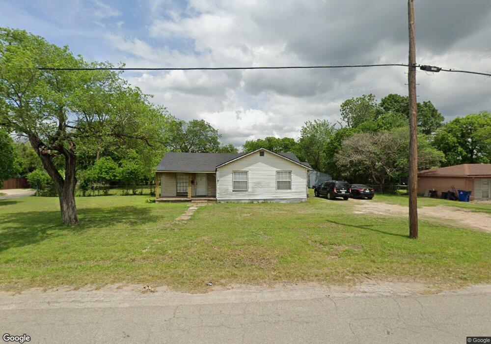 1408 NE Main St, Ennis, TX 75119 - photo 1