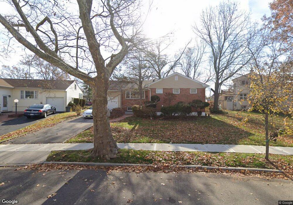 69 Cloverfield Rd S, Valley Stream, NY 11581 - photo 1