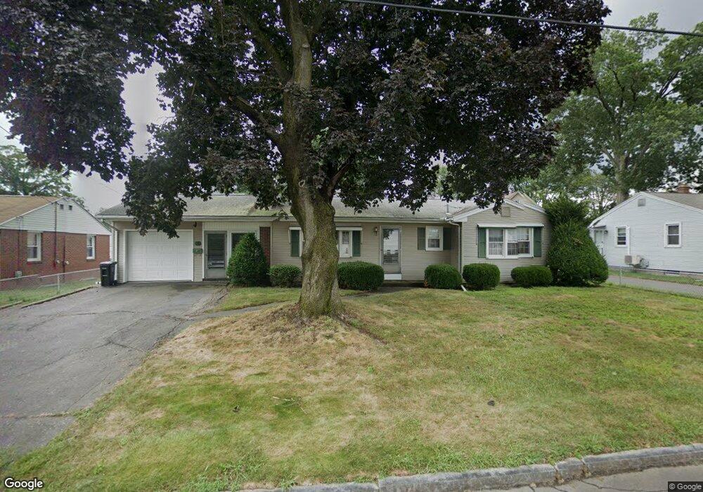 61 Donlyn Dr, Chicopee, MA 01013 - photo 1