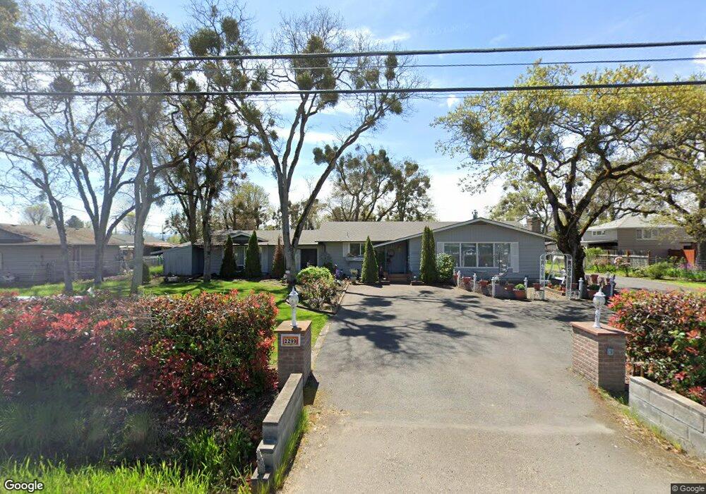 2299 Beall Ln, Central Point, OR 97502 - photo 1