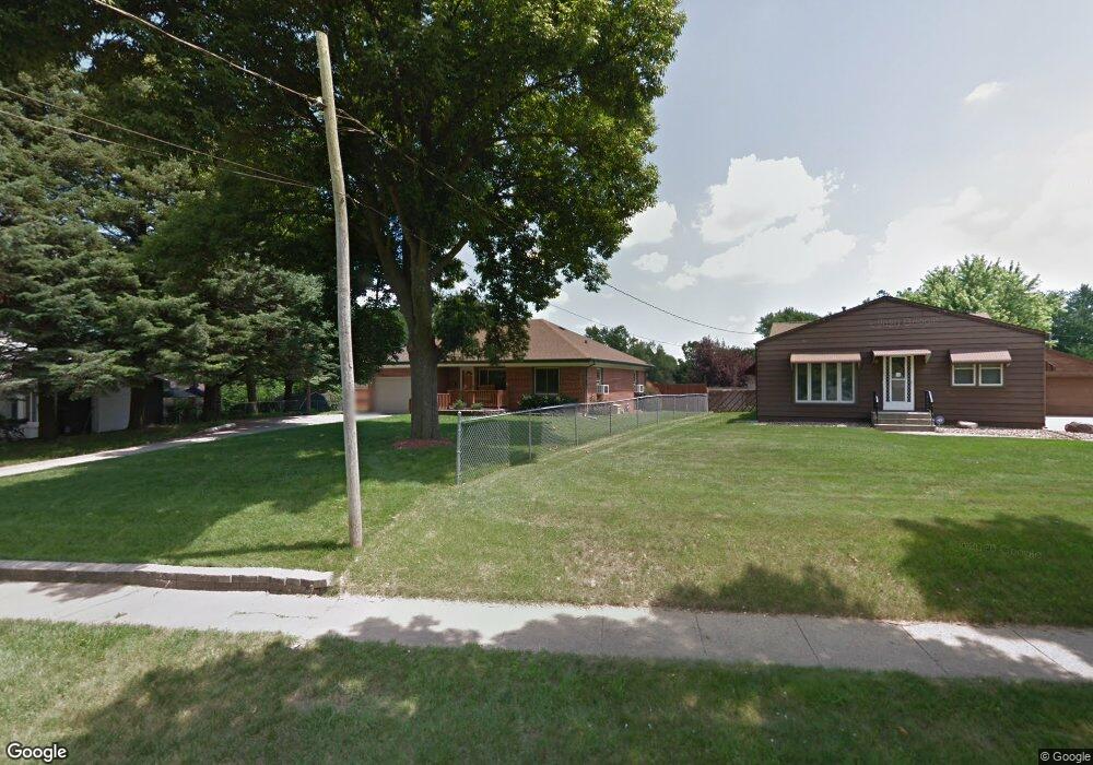 4049 Lower Beaver Rd, Des Moines, IA 50310 - photo 1