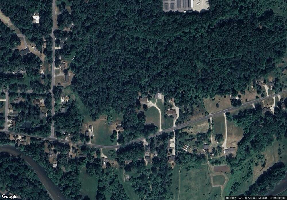 1677 E Chippewa River Rd, Midland, MI 48640 - photo 1