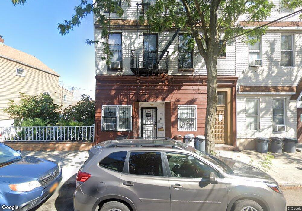 60-17 56th Dr unit 2 F, Flushing, NY 11378 - photo 1