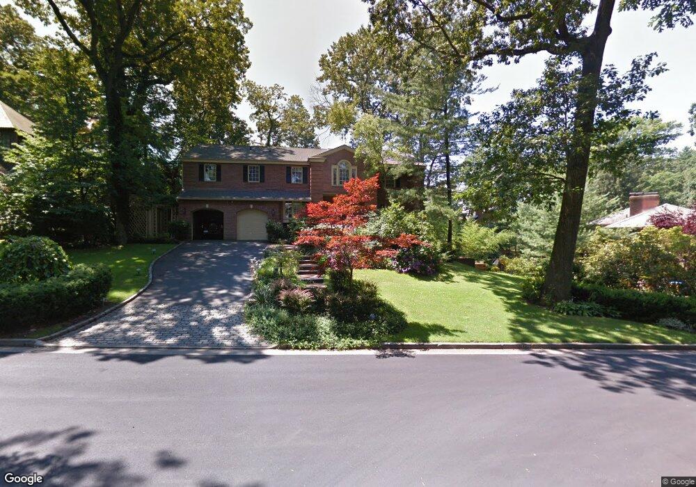 212 Chapel Rd, Manhasset, NY 11030 - photo 1
