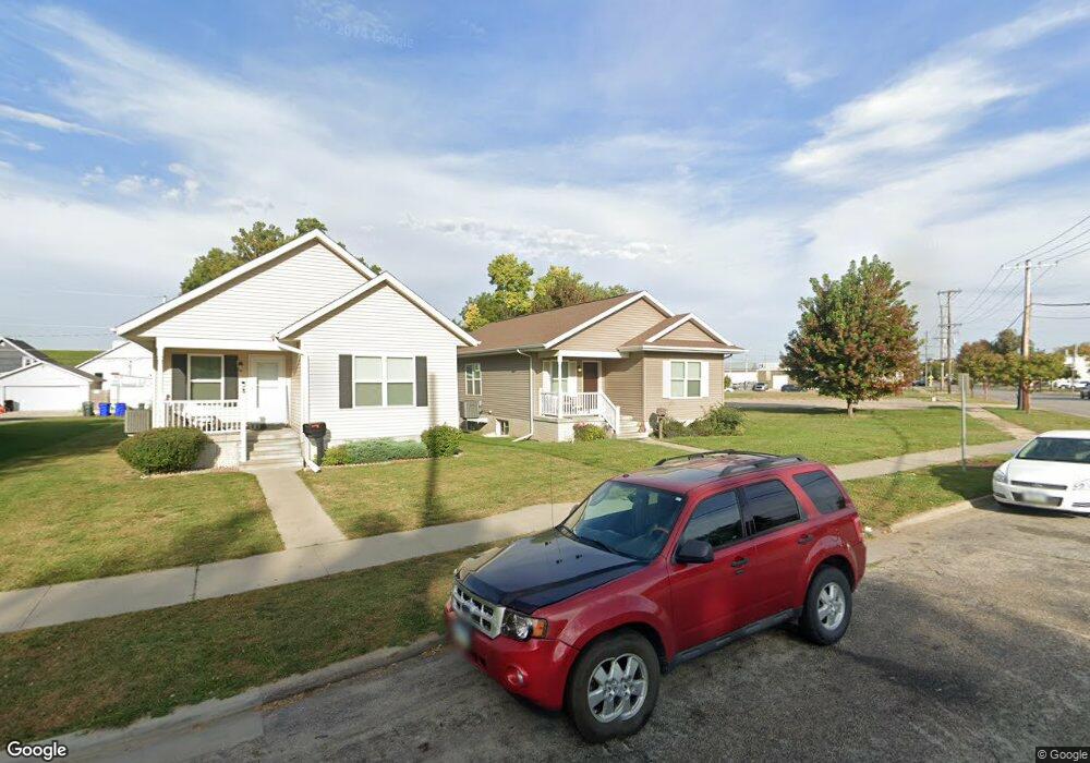 1100 K St SW, Cedar Rapids, IA 52404 - photo 1