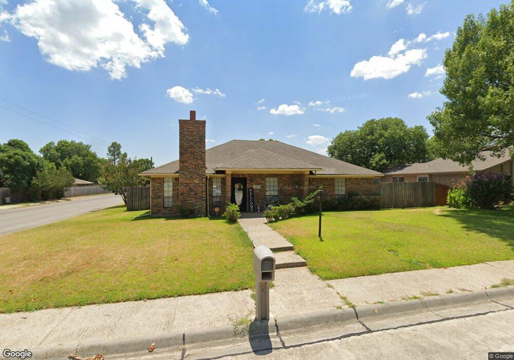 1912 Woodlawn Ct, Gainesville, TX 76240 - photo 1