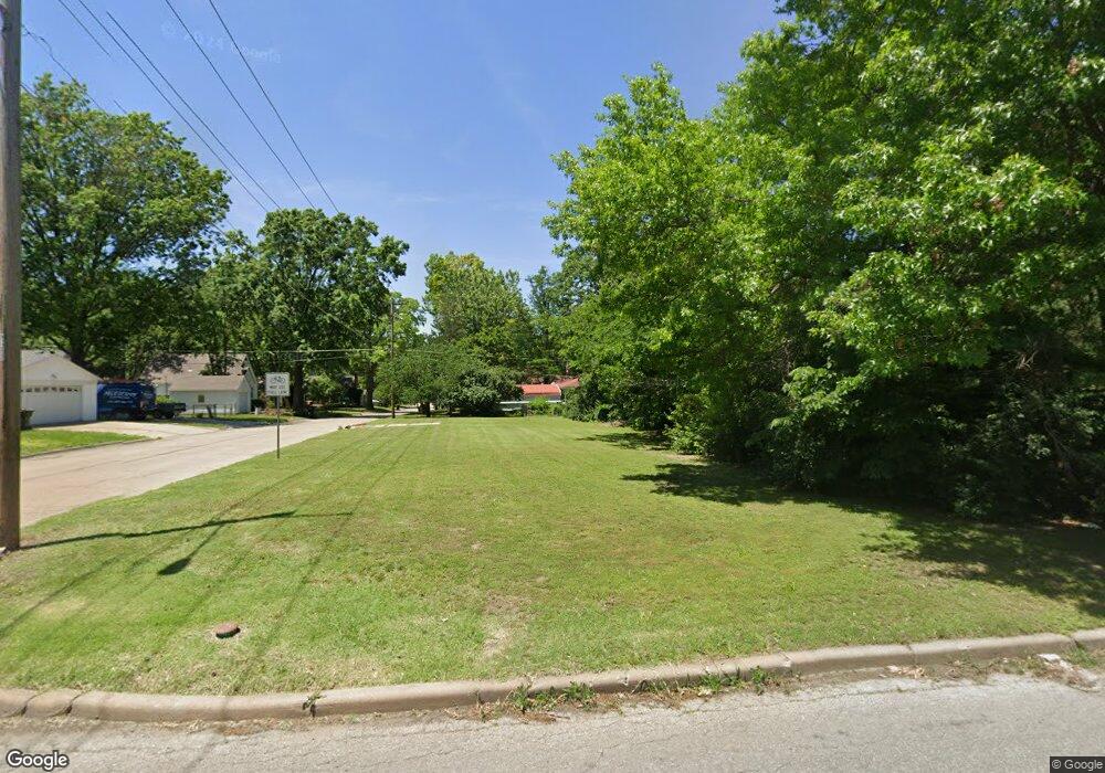 1045 SW MacVicar Ave, Topeka, KS 66604 - photo 1