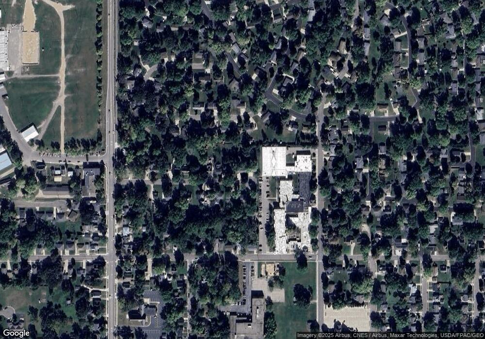 827 Minnie Maddern St, Albert Lea, MN 56007 - photo 1