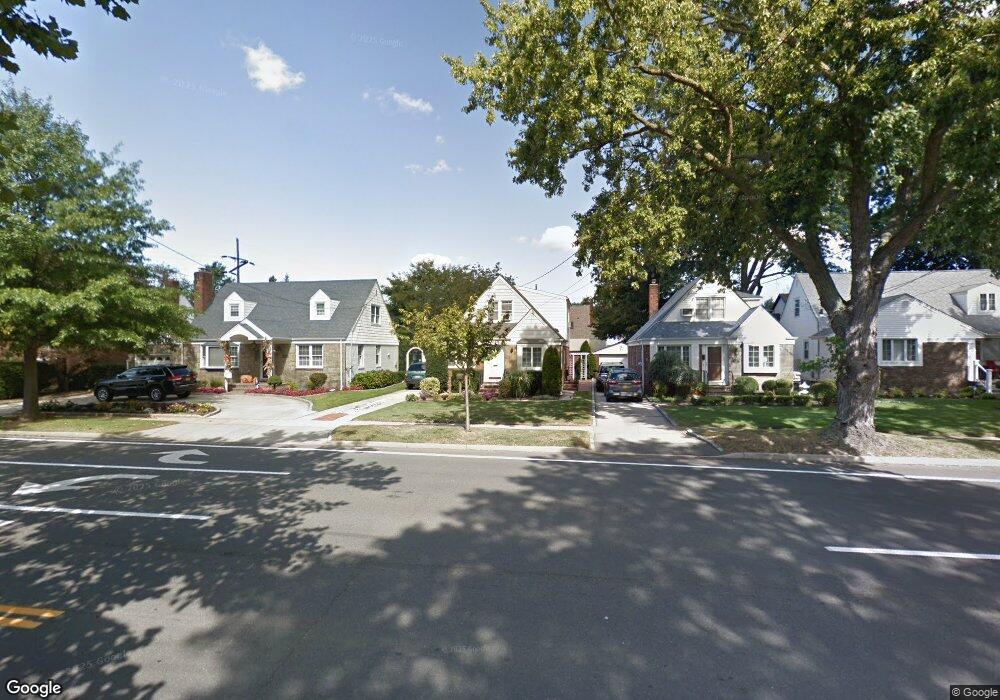 11 Stewart Ave, Garden City, NY 11530 - photo 1