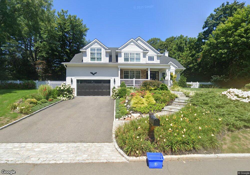 26 Edwards Ln, Glen Cove, NY 11542 - photo 1