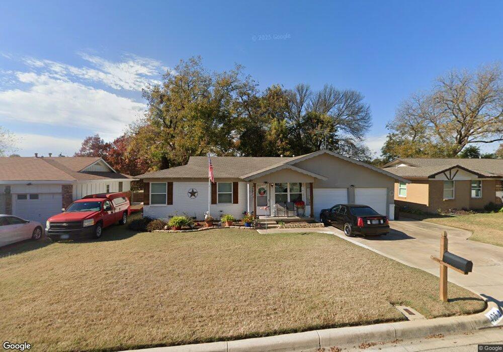 425 Myrtle Dr, Hurst, TX 76053 - photo 1