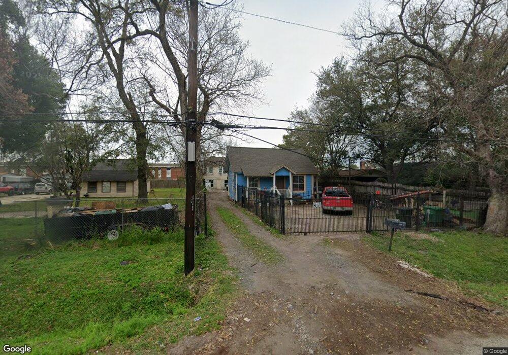 117 Weisenberger Dr, Houston, TX 77022 - photo 1