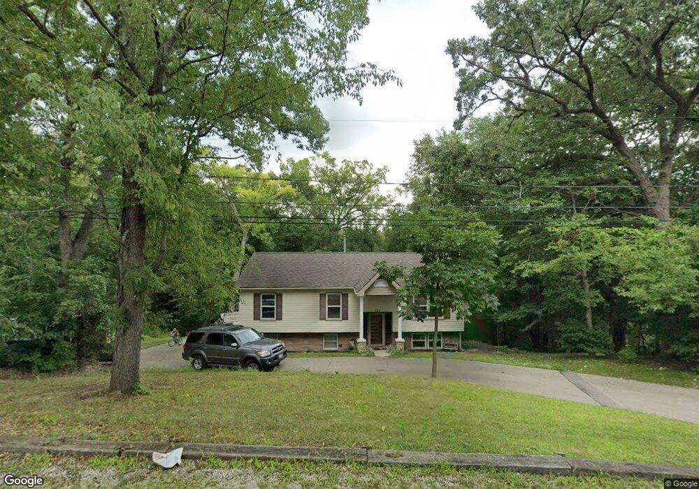 152 Lake Shore Dr, Carpentersville, IL 60110 - photo 1