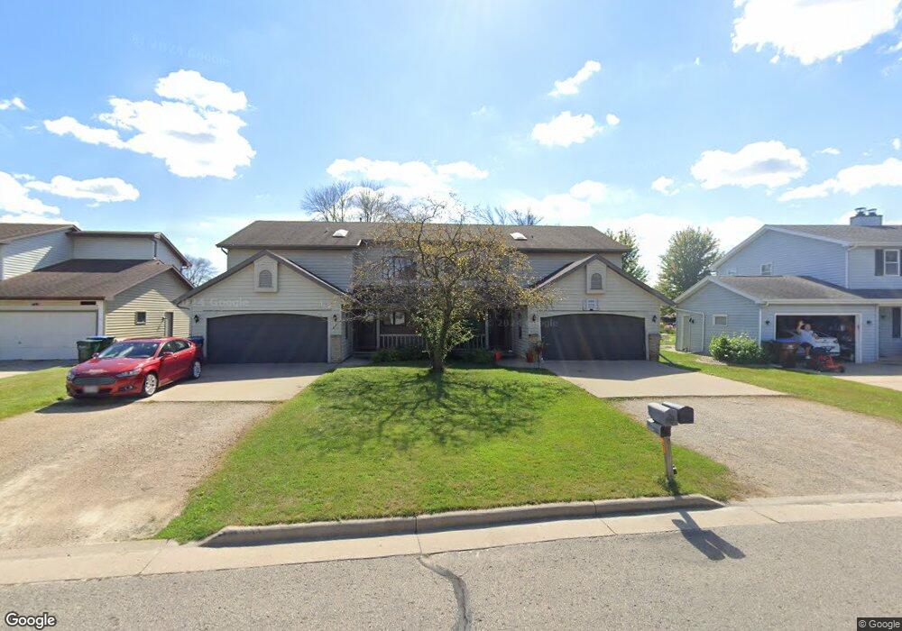 2005 W Jonathon Dr, Appleton, WI 54914 - photo 1