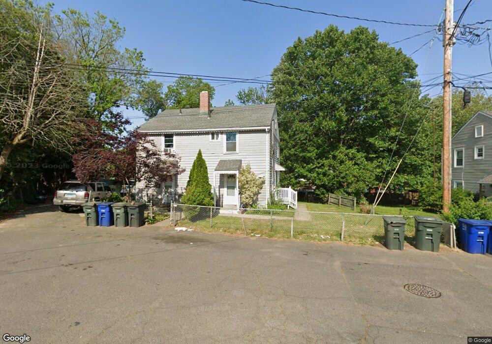 102 Priscilla Cir, Bridgeport, CT 06610 - photo 1