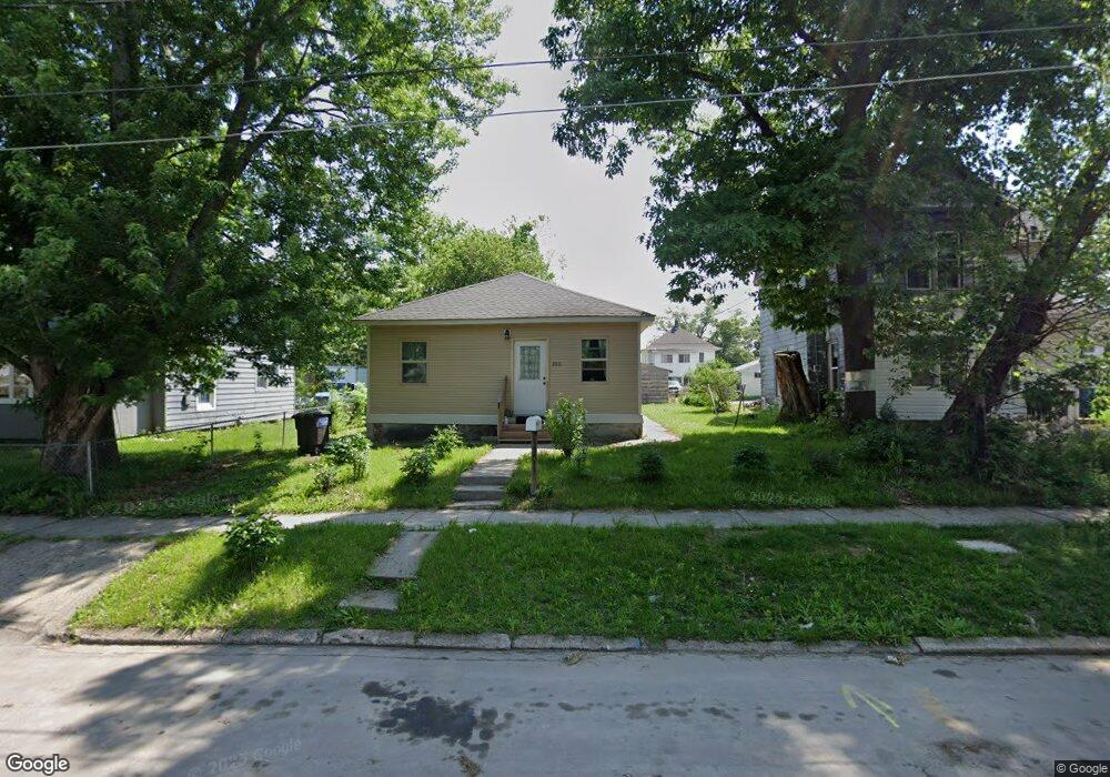 2011 10th St, Des Moines, IA 50314 - photo 1