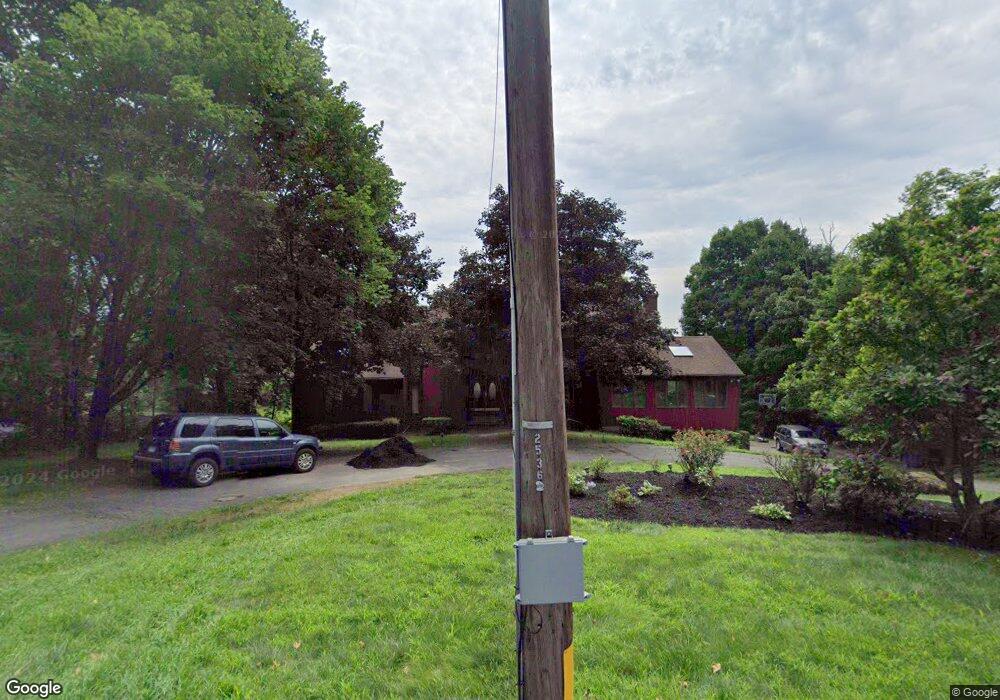 182 Duncaster Rd, Bloomfield, CT 06002 - photo 1