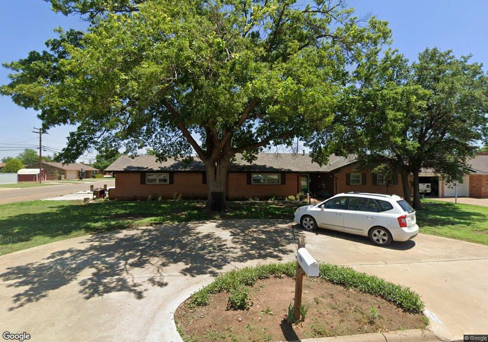 1208 Floydada St, Plainview, TX 79072 - photo 1