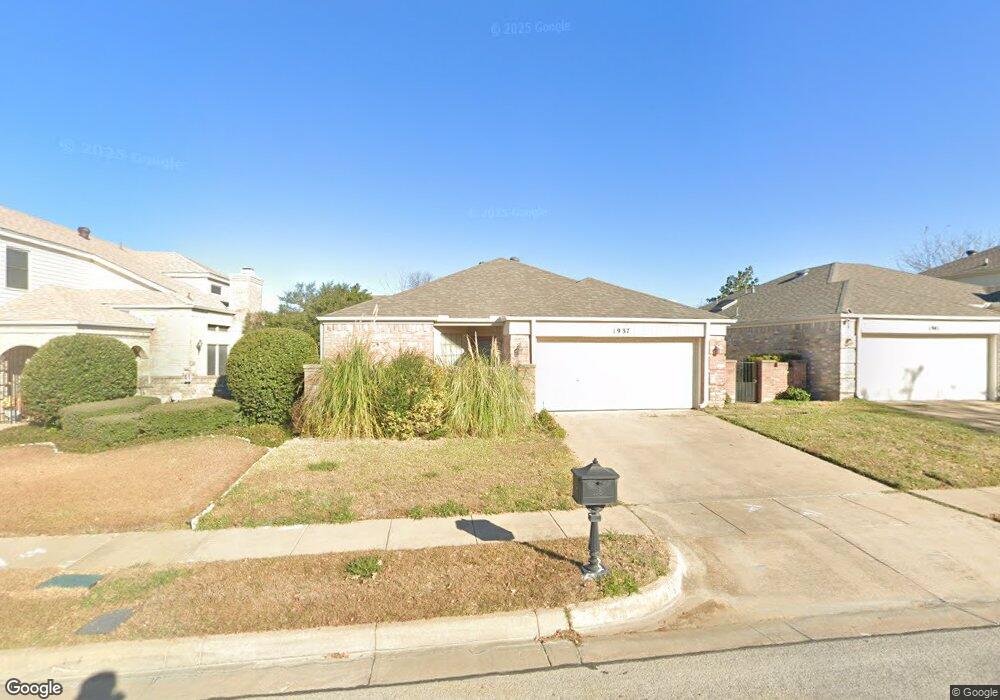 1937 Realistic Dr, Bedford, TX 76021 - photo 1