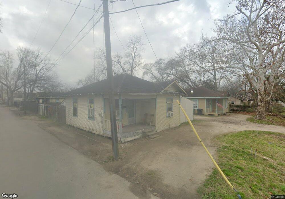 128 Basswood St, Houston, TX 77022 - photo 1
