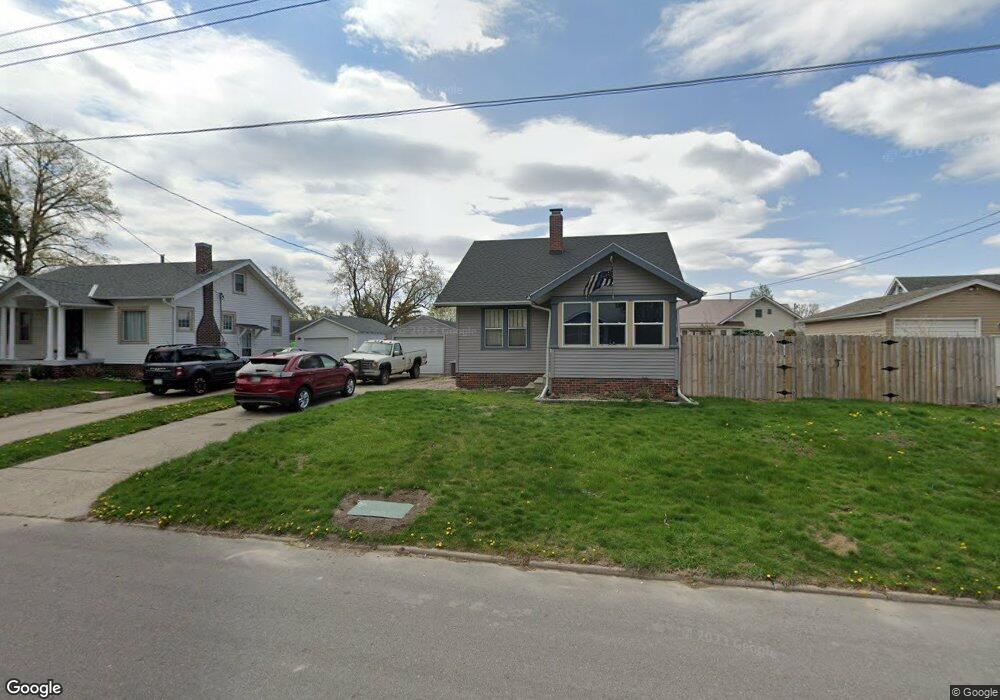 411 N 6th Ave E, Newton, IA 50208 - photo 1