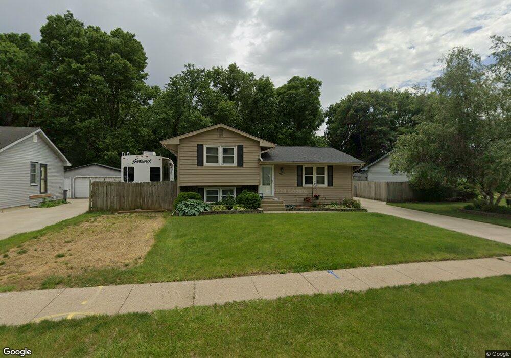 4007 Timber Ln, Des Moines, IA 50317 - photo 1