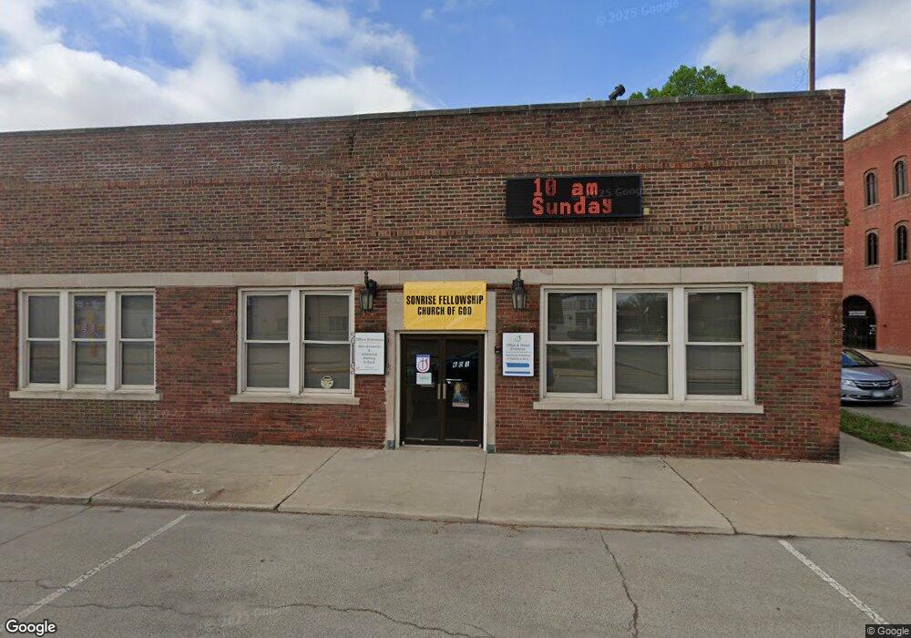 601 Pulaski St, Lincoln, IL 62656 - photo 1