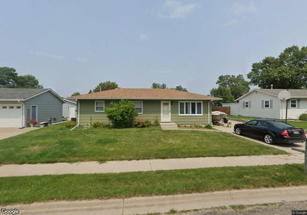 813 16 1 2 St NE, Jamestown, ND 58401 - photo 1