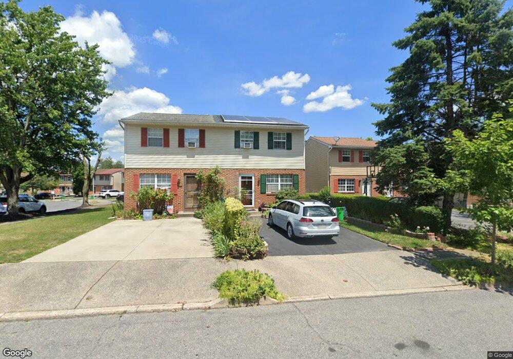 27 Armour Ct, Allentown, PA 18103 - photo 1