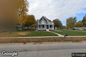 1021 Division St, Hull, IA 51239