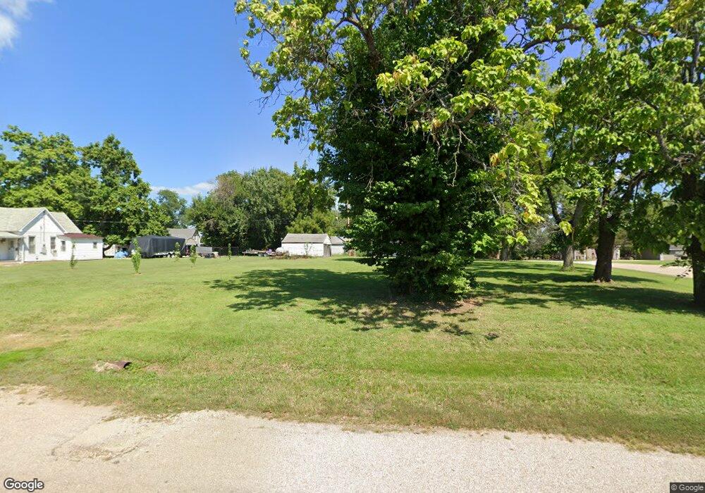 610 S Grove St, Yates Center, KS 66783 - photo 1