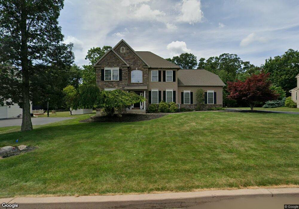 1036 Woodberry Dr, Mountain Top, PA 18707 - photo 1
