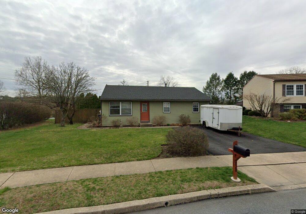 828 Blue Gate Ln, Reading, PA 19608 - photo 1