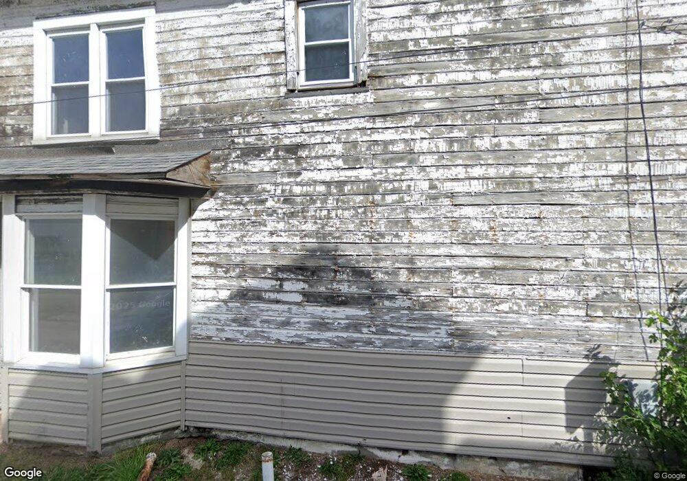 714 Hawthorne St, Vandergrift, PA 15690 - photo 1