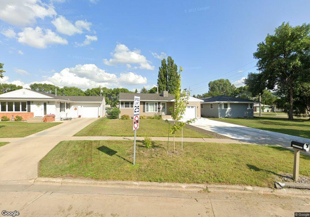 1619 S 20th St, Grand Forks, ND 58201 - photo 1