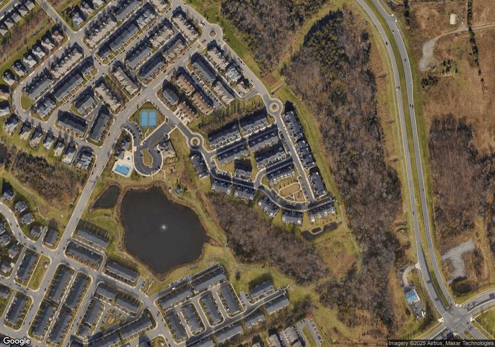 25018 Cambridge Hill Terrace, Chantilly, VA 20152 - photo 1